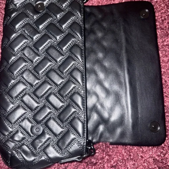 Elegant Black Quilted Clutch - Picture 2 of 8